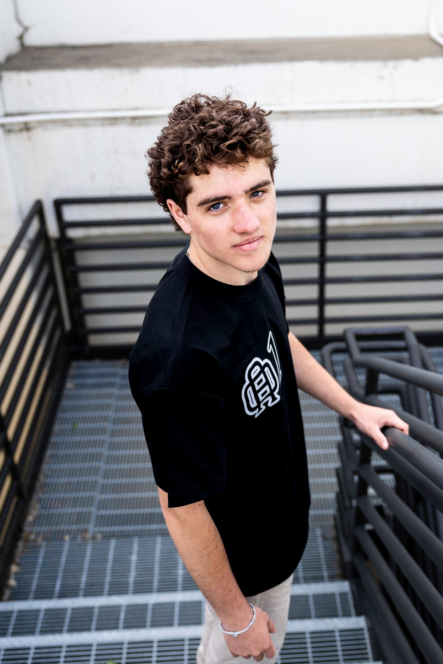 Republica De Uno Stand Firm T-Shirt