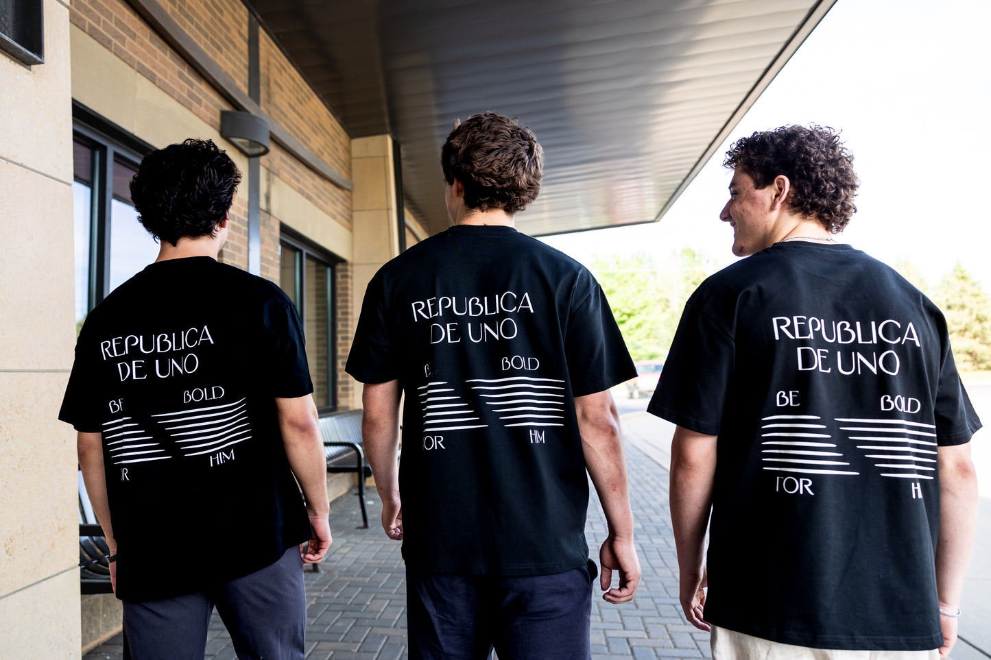 Republica De Uno Be Bold Christian T-shirt